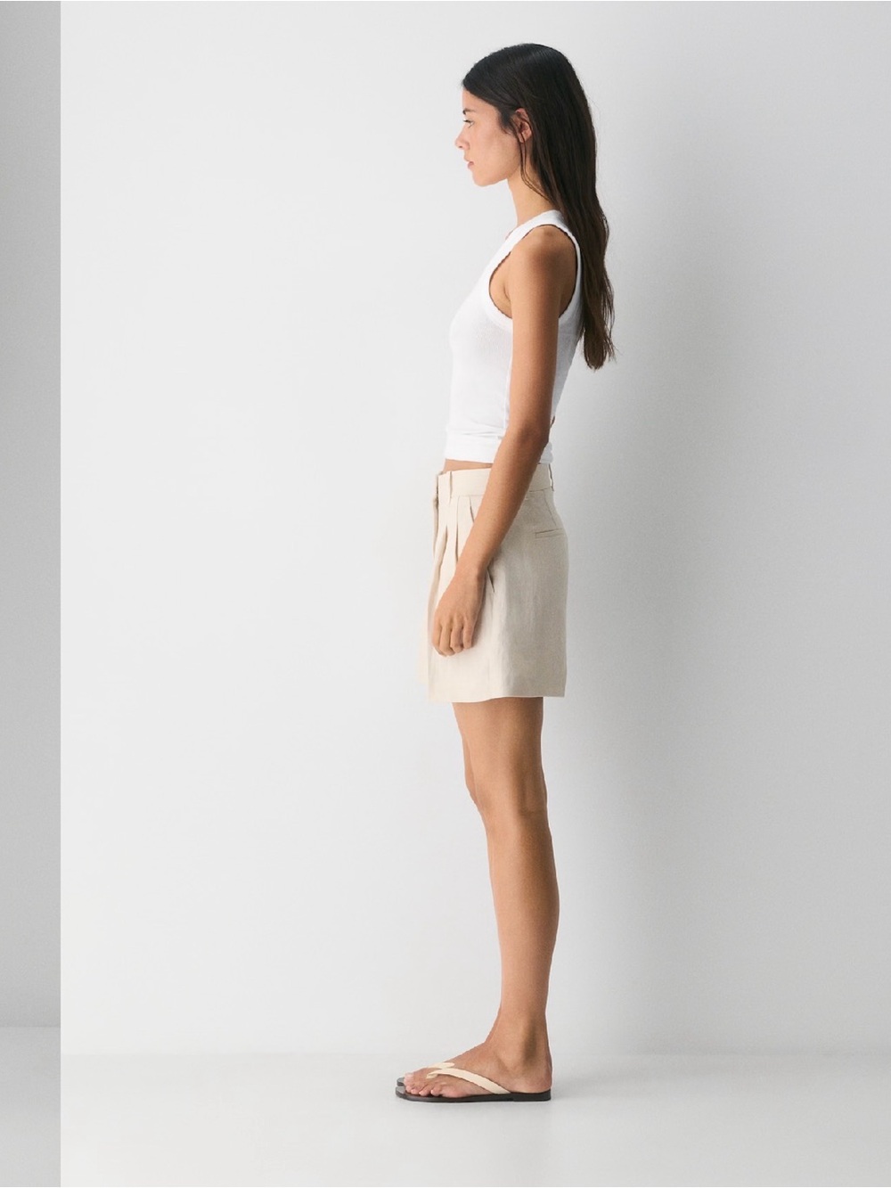 ARITZIA • The effortless shorts linen mid thigh relaxed fit - NWT size 10 - Picture 3 of 13